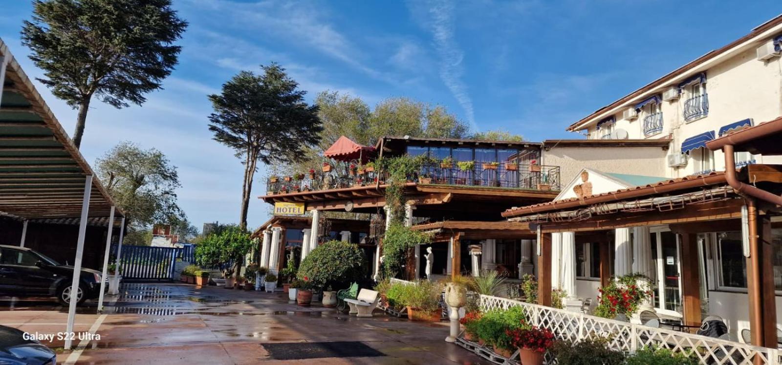 Hotel Chopin Fiumicino Esterno foto