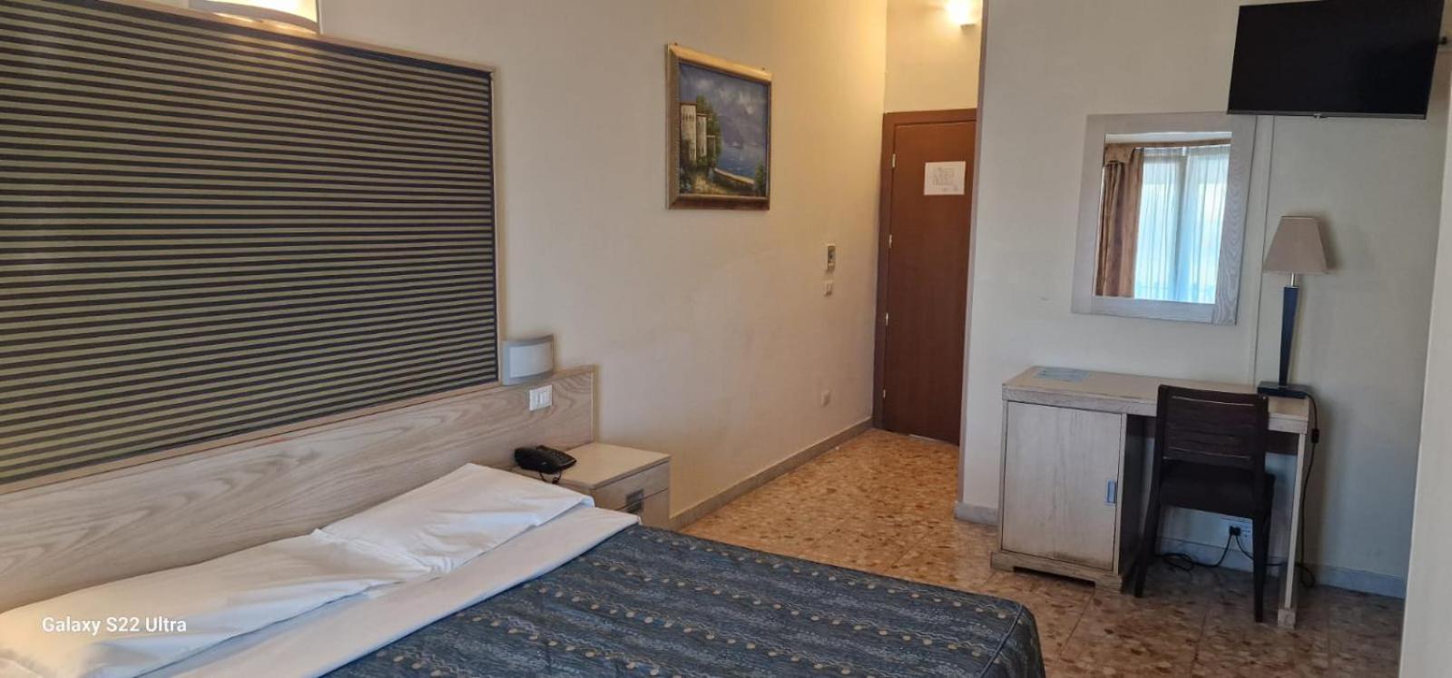 Hotel Chopin Fiumicino Esterno foto