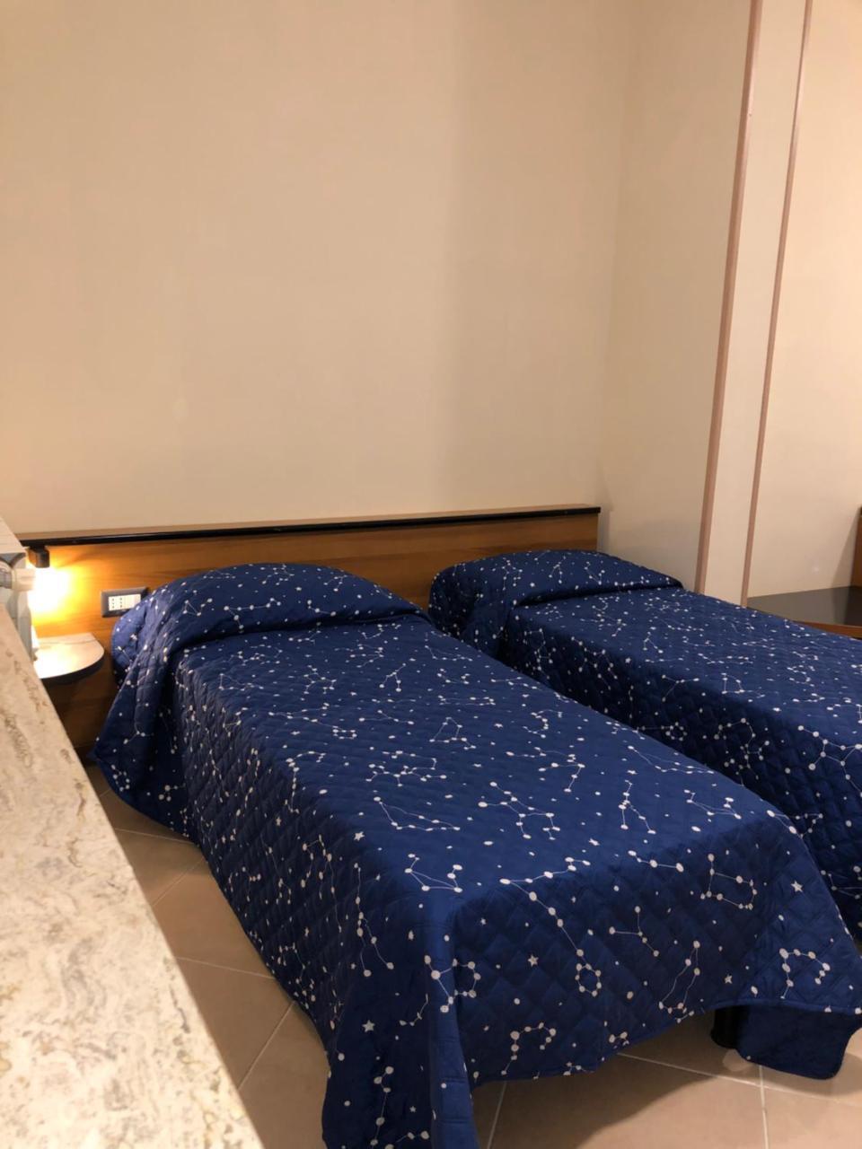 Hotel Chopin Fiumicino Esterno foto