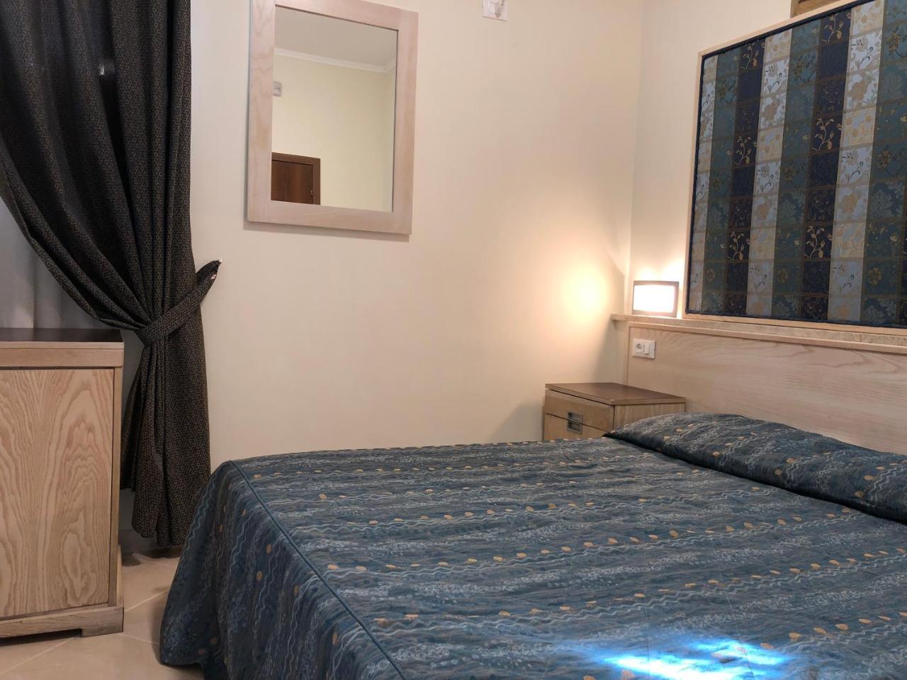Hotel Chopin Fiumicino Esterno foto