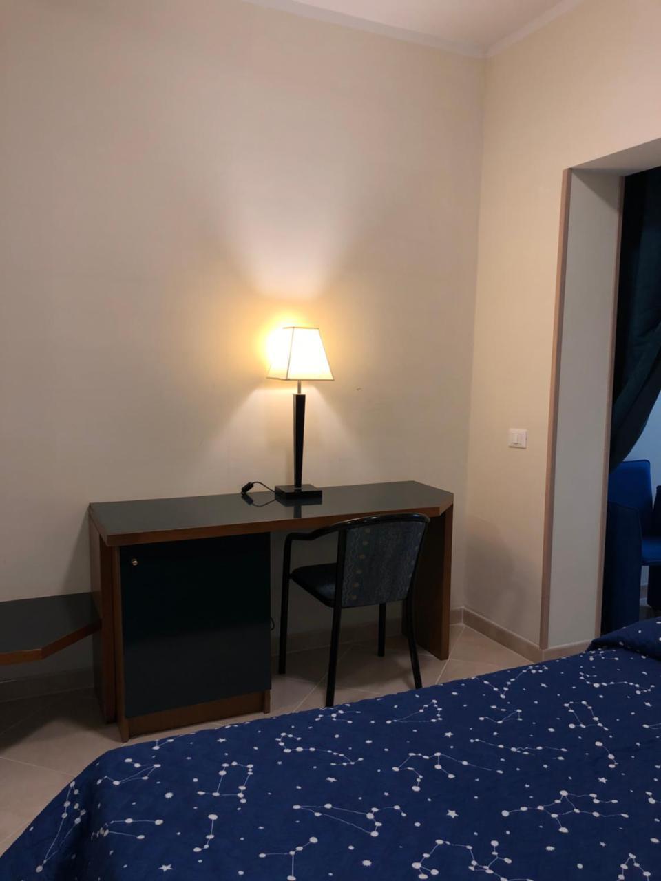 Hotel Chopin Fiumicino Esterno foto