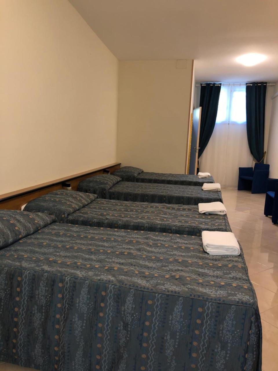 Hotel Chopin Fiumicino Esterno foto