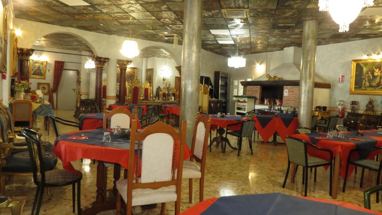 Hotel Chopin Fiumicino Esterno foto