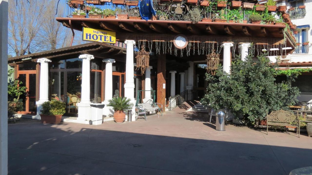 Hotel Chopin Fiumicino Esterno foto